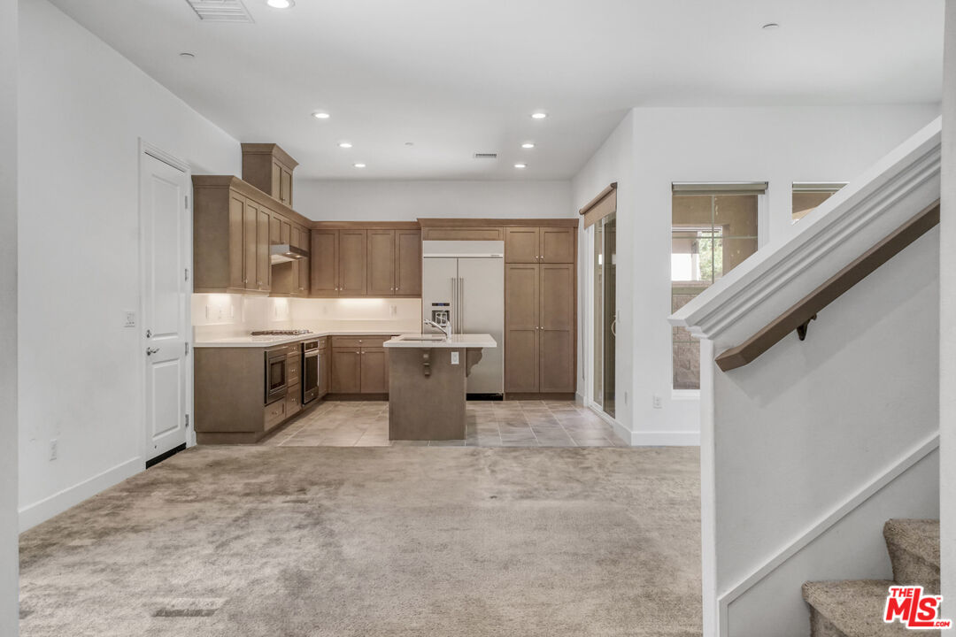 20705 West Chestnut Circle Porter Ranch, CA 91326 - Photo 4 of 35