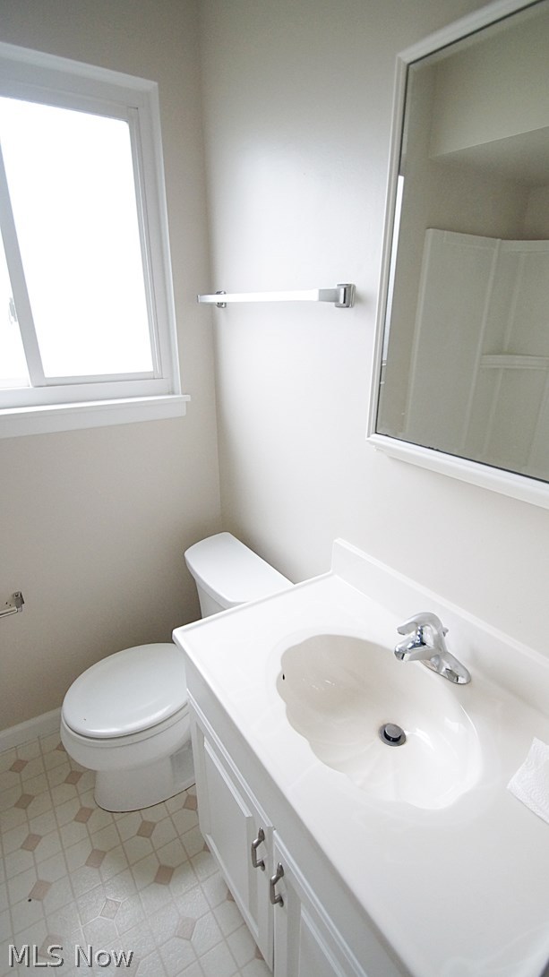 30309 Vineyard Road Willowick, OH 44095 - Photo 2 of 13
