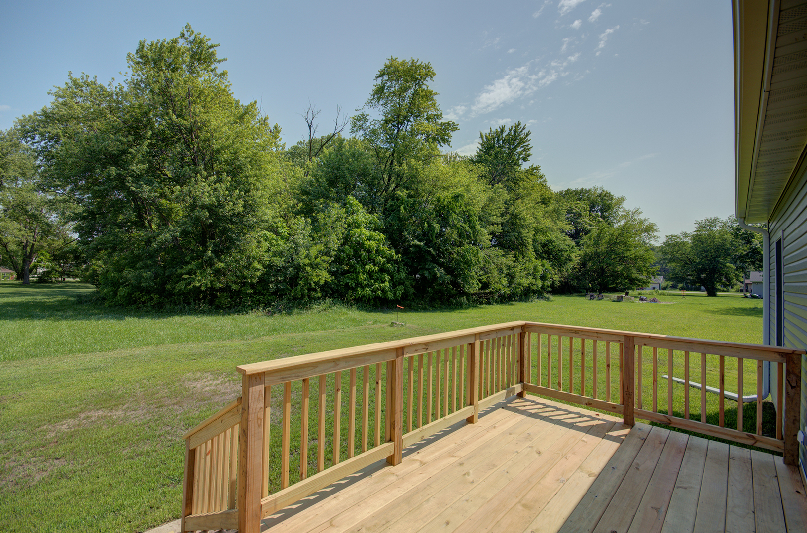 386 West 3rd Street Braidwood, IL 60408 - Photo 32 of 36 a view of balcony and yard