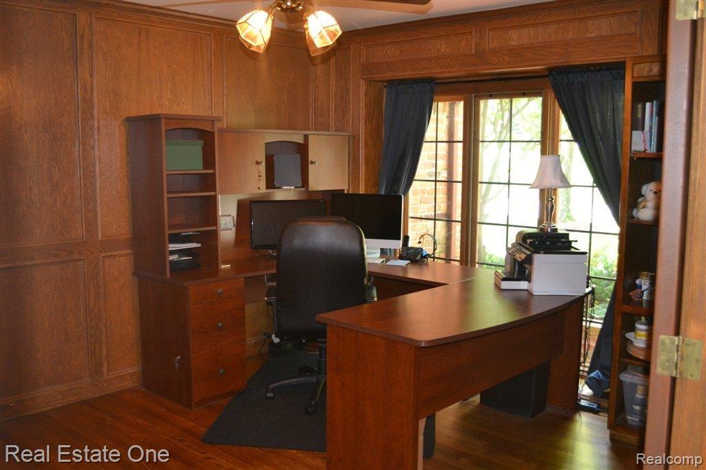 1855 Rapids Way Rochester, MI 48309 - Photo 10 of 25 Judges Paneling in Library