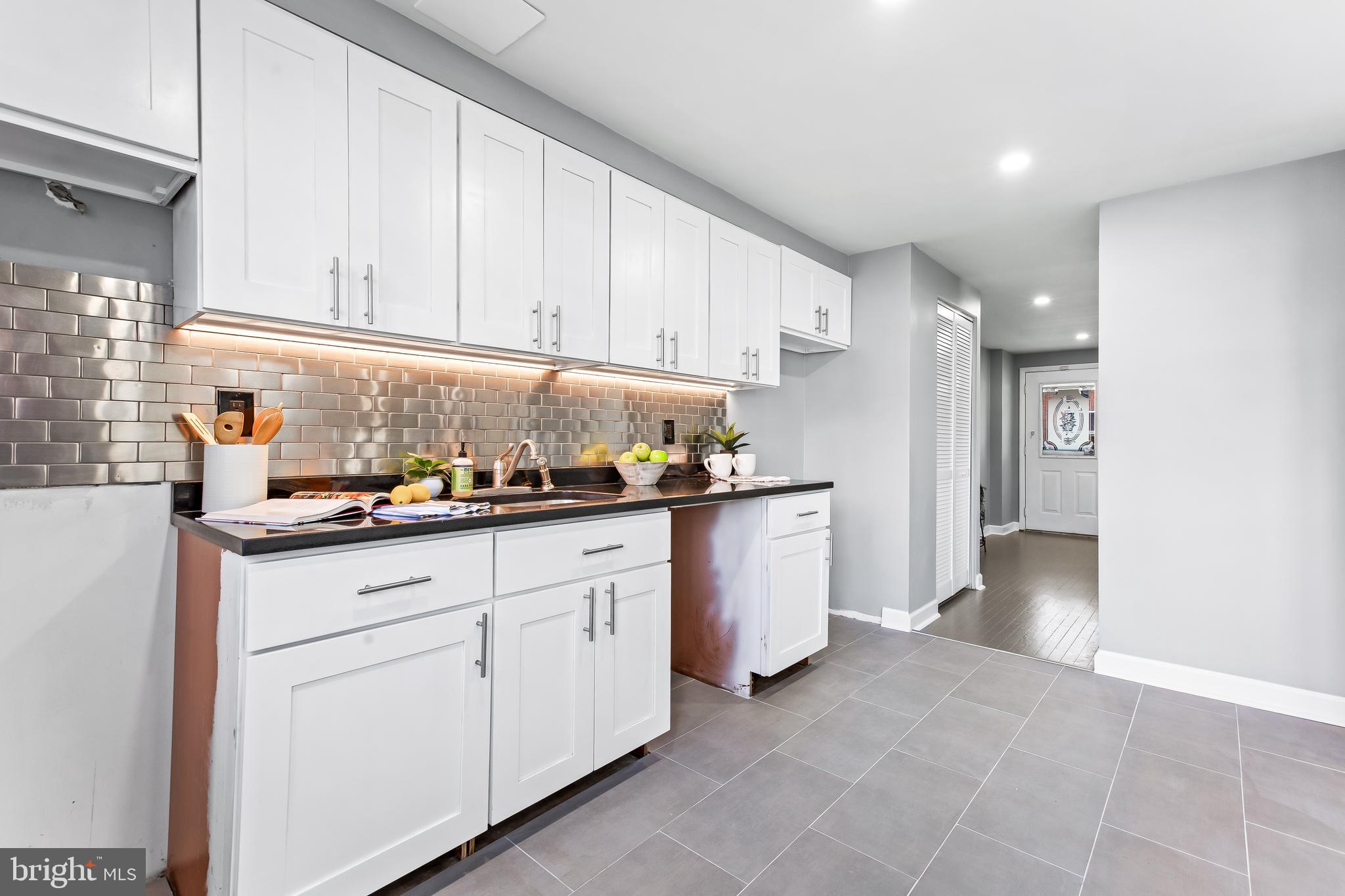 955 Kayden Lane Baltimore, MD 21221 - Photo 10 of 32 kitchen