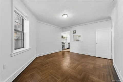 $319,500 | 14 North Chatsworth Avenue, Unit 1K, Larchmont, NY 10538