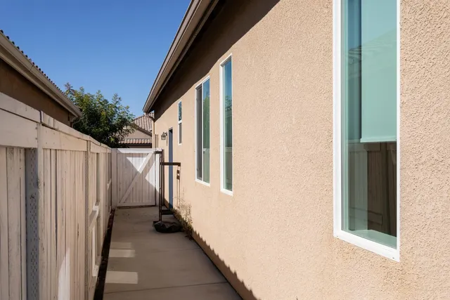 $2,525 | 2227 North Highland Avenue, Clovis, CA 93619