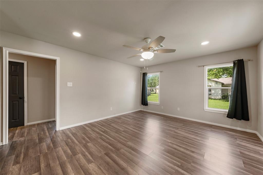 3607 Wheeler Street Waco, TX 76705 - Photo 3 of 19
