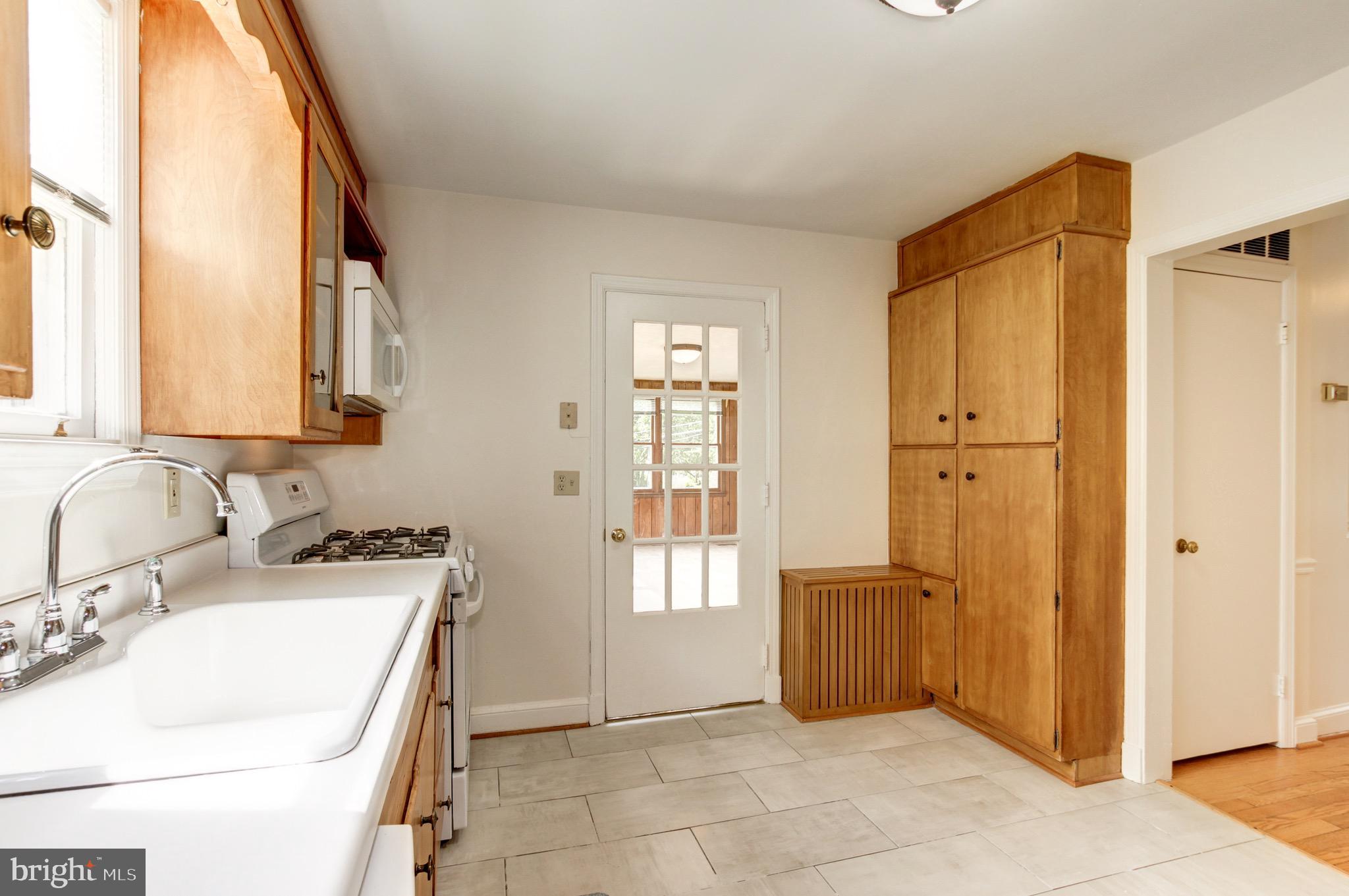 408 Baltimore Road Rockville, MD 20850 - Photo 11 of 55