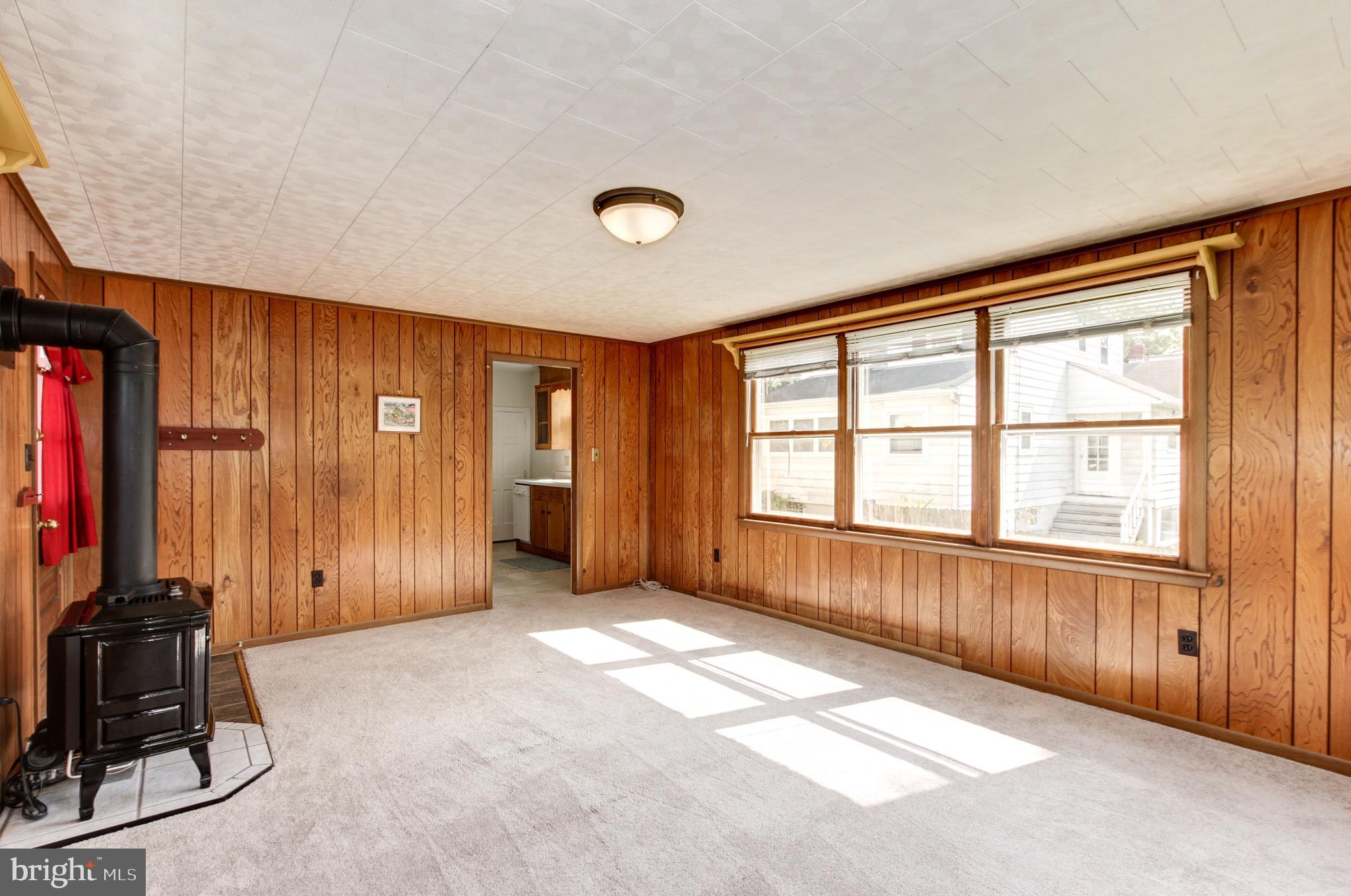 408 Baltimore Road Rockville, MD 20850 - Photo 4 of 55