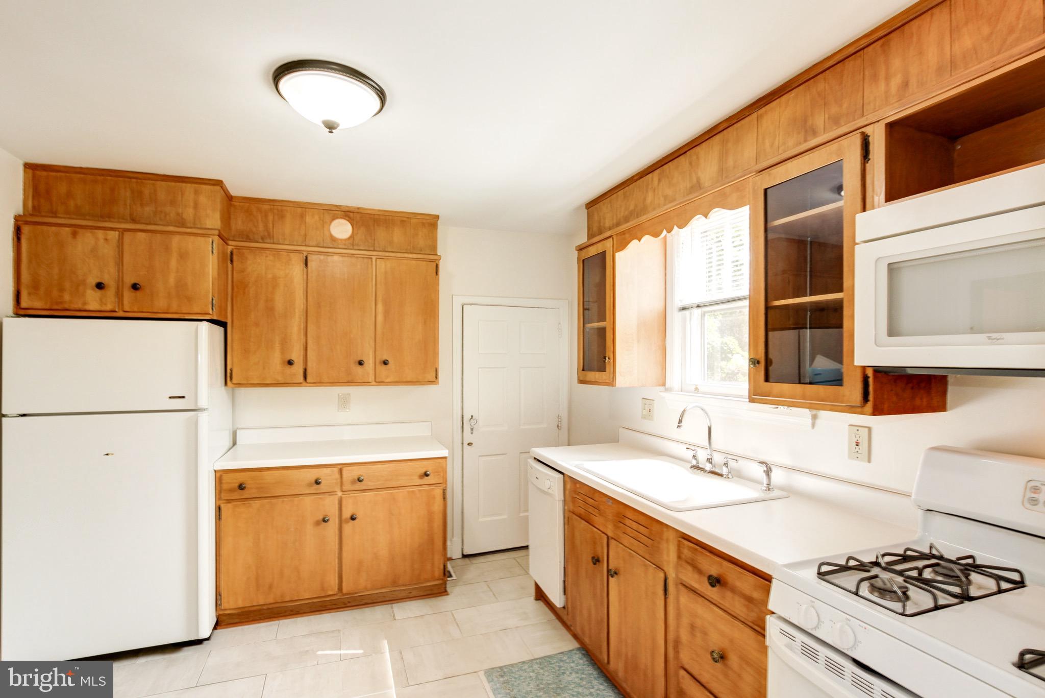 408 Baltimore Road Rockville, MD 20850 - Photo 10 of 55