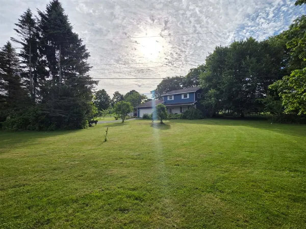$425,000 | 22948 North Uldriks Drive, Battle Creek, MI 49017