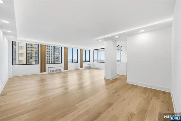 $749,999 | 300 Winston Drive, Unit 2617, Cliffside Park, NJ 07010