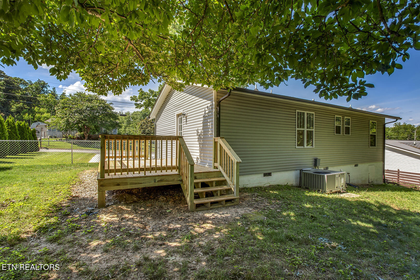 5112 Middle Ridge Lane Knoxville, TN 37921 - Photo 33 of 38 33_MiddleRidgeLane_5112_DeckAccess
