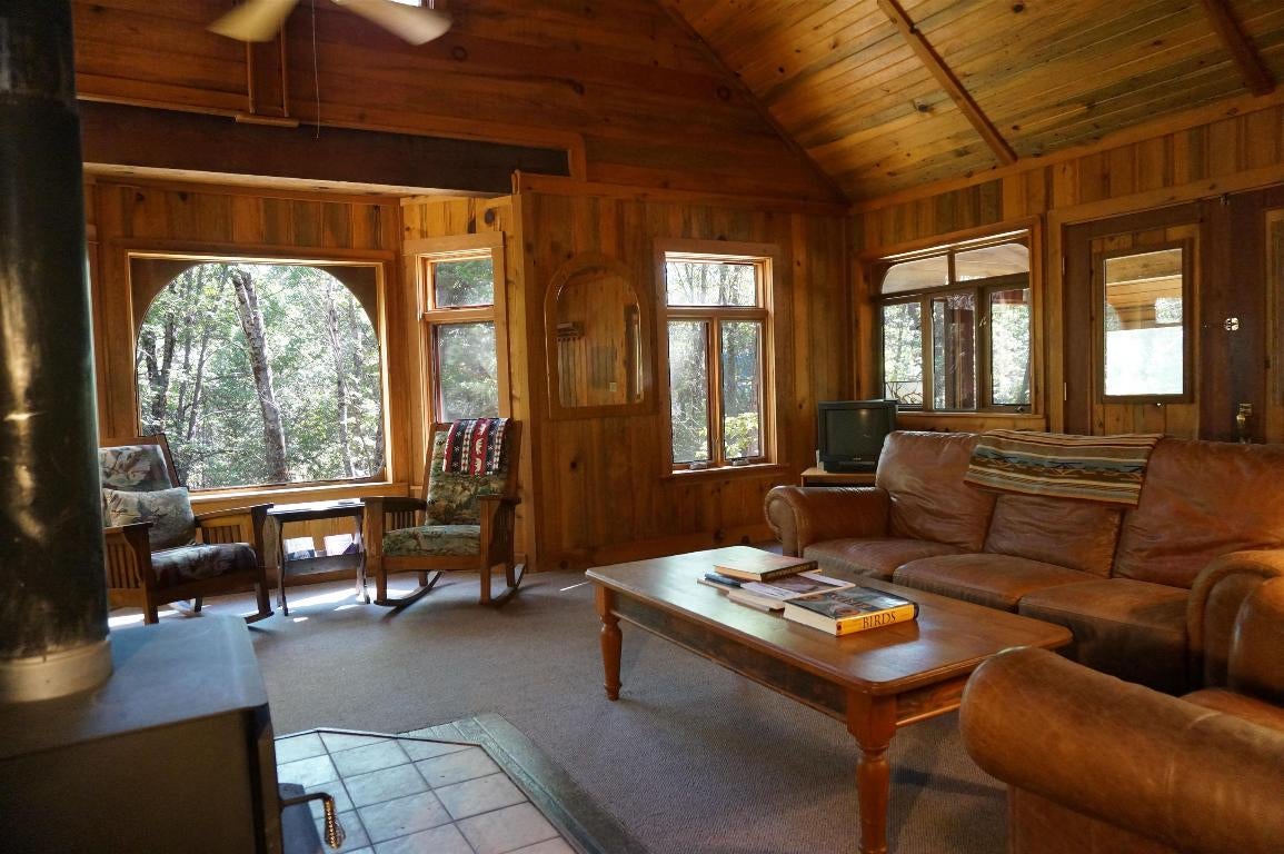2834 South Old Stage Road Mount Shasta, CA 96067 - Photo 20 of 42 Gallery Image 20