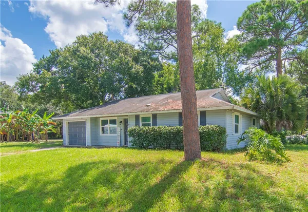 $1,800 | 8775 24th Street, Vero Beach, FL 32966