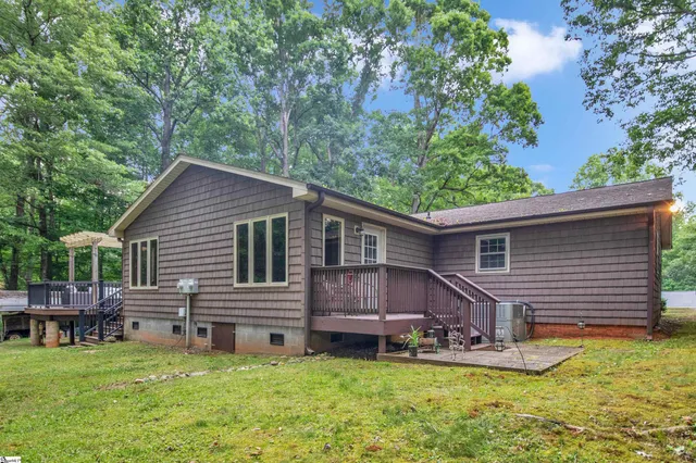 $369,000 | 37 Wedgefield Drive, Boiling Springs, SC 29316