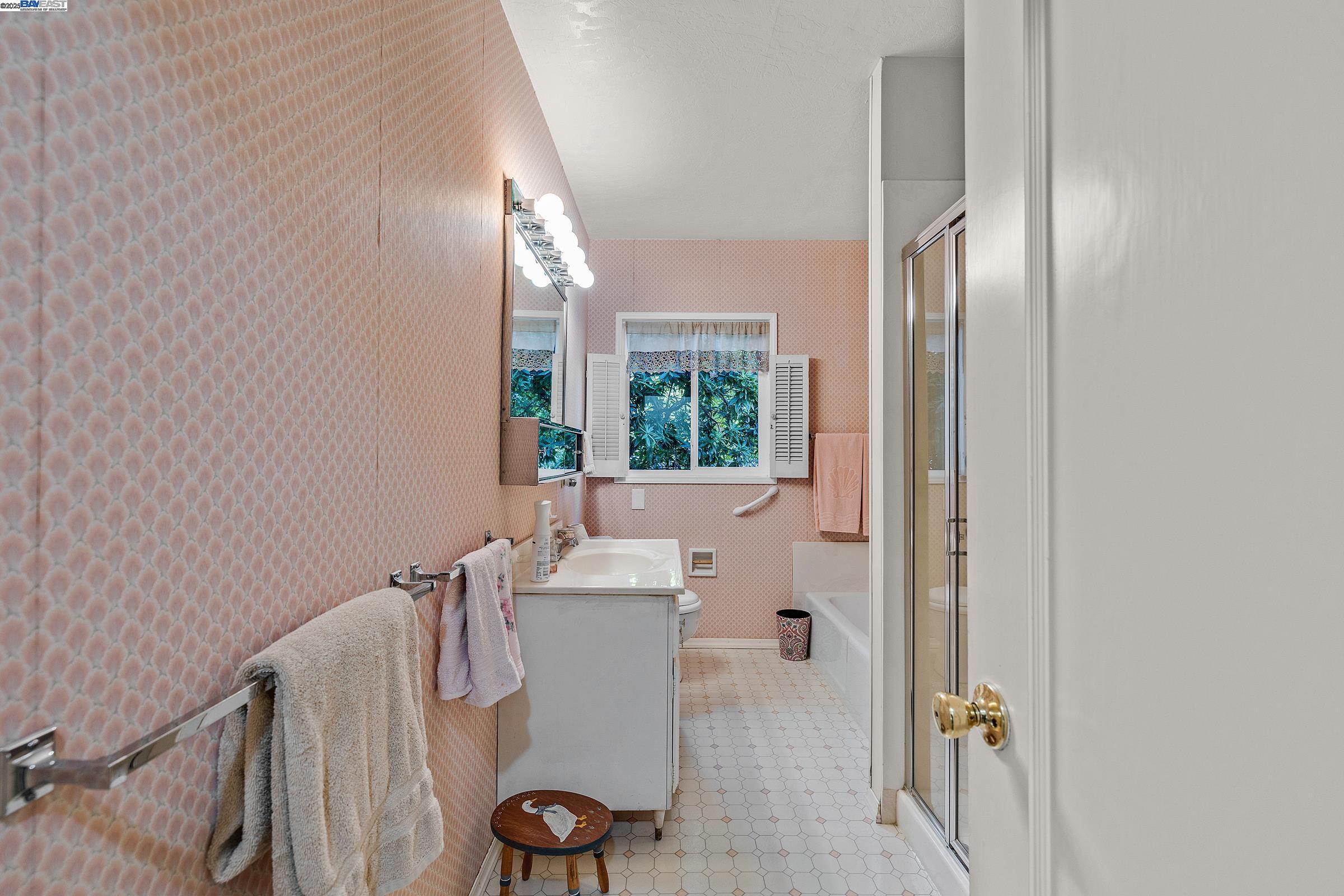 2863 Burton Drive Oakland, CA 94611 - Photo 21 of 34 a very nice looking room with a large window