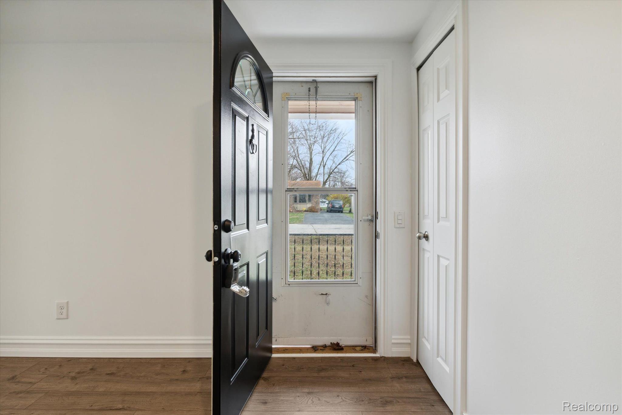 47485 Frederick Road Utica, MI 48317 - Photo 6 of 32 Gallery Image 6