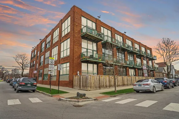 $2,550 | 2654 West Medill Avenue, Unit 208, Chicago, IL 60647