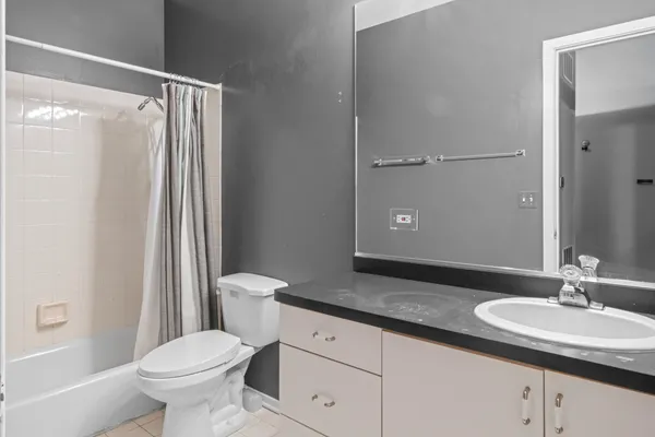 $2,550 | 2654 West Medill Avenue, Unit 208, Chicago, IL 60647