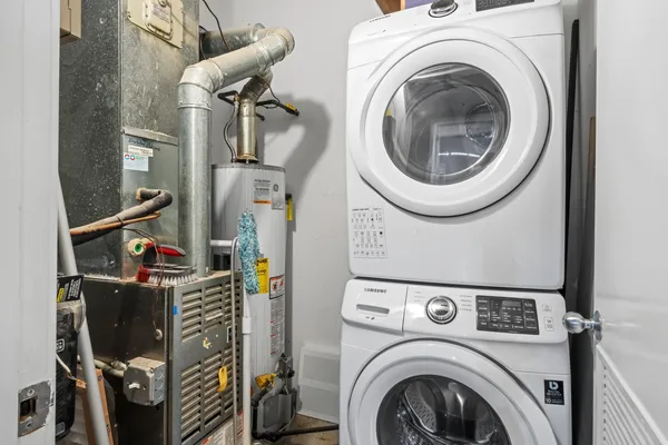 $2,550 | 2654 West Medill Avenue, Unit 208, Chicago, IL 60647