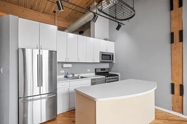 $2,550 | 2654 West Medill Avenue, Unit 208, Chicago, IL 60647