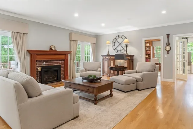 $2,449,000 | 1080 North Street, Walpole, MA 02081