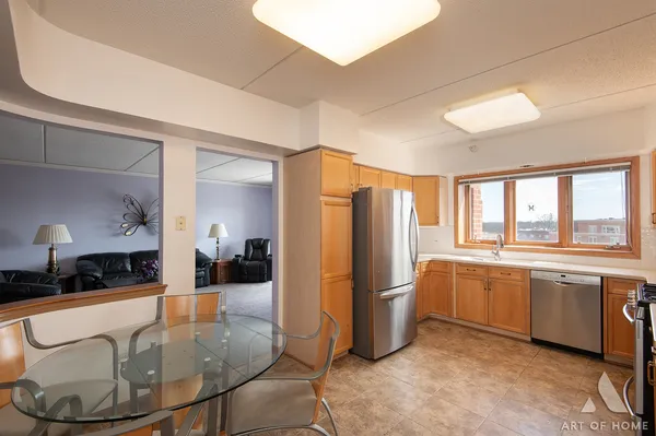 $325,000 | 650 South River Road, Unit 701, Des Plaines, IL 60016