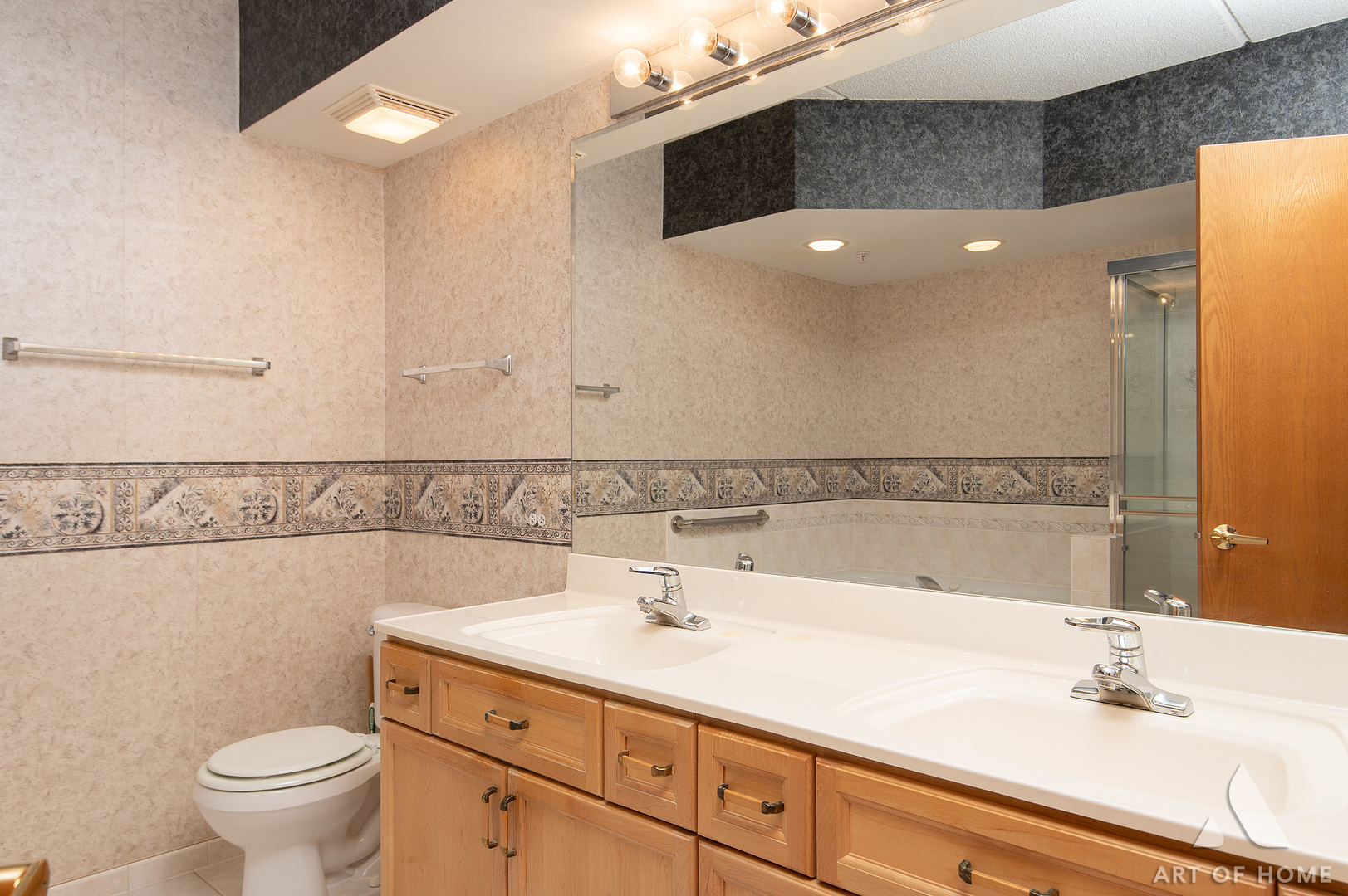 650 South River Road, Unit 701 Des Plaines, IL 60016 - Photo 18 of 34