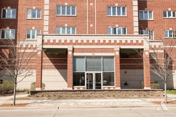 $325,000 | 650 South River Road, Unit 701, Des Plaines, IL 60016