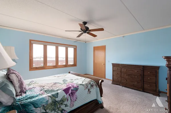 $325,000 | 650 South River Road, Unit 701, Des Plaines, IL 60016