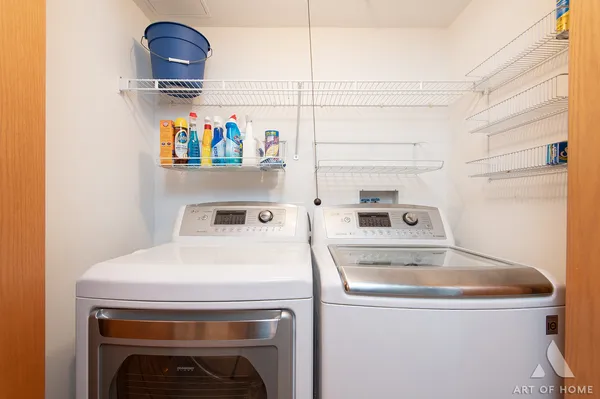 $325,000 | 650 South River Road, Unit 701, Des Plaines, IL 60016