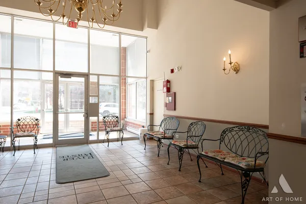 $325,000 | 650 South River Road, Unit 701, Des Plaines, IL 60016