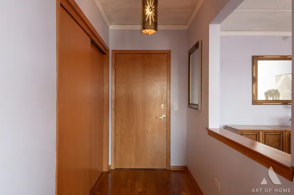 $325,000 | 650 South River Road, Unit 701, Des Plaines, IL 60016