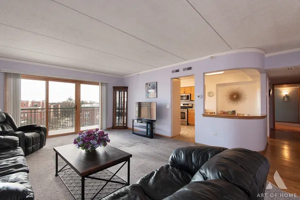 $325,000 | 650 South River Road, Unit 701, Des Plaines, IL 60016