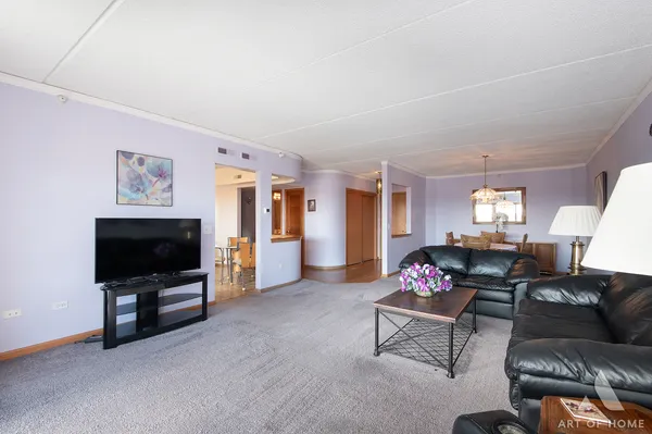 $325,000 | 650 South River Road, Unit 701, Des Plaines, IL 60016