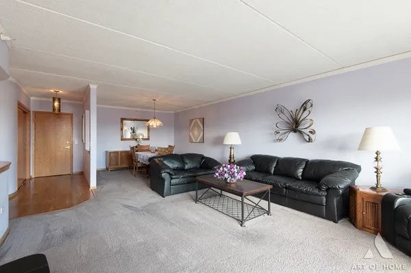 $325,000 | 650 South River Road, Unit 701, Des Plaines, IL 60016