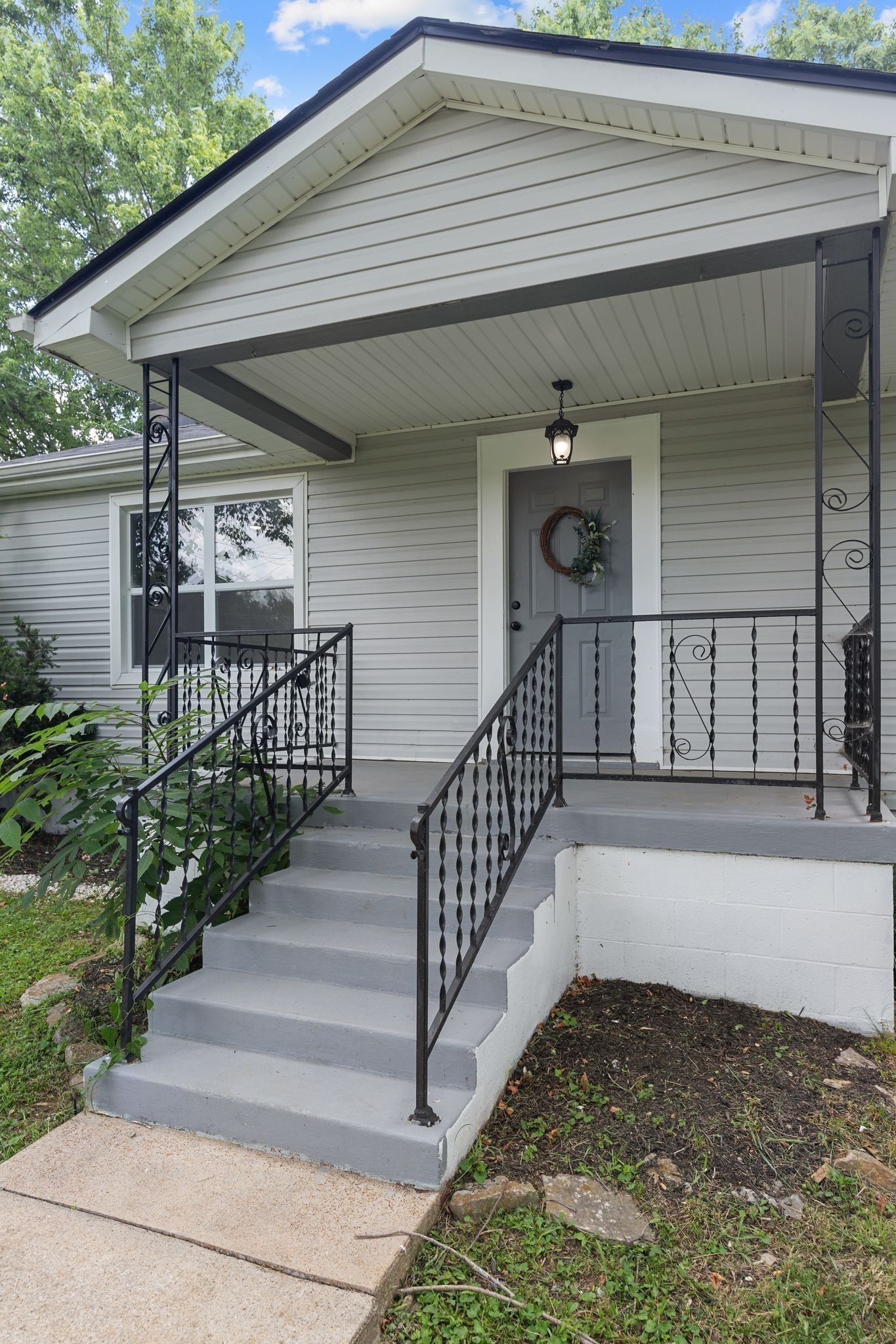 544 Stones River Road La Vergne, TN 37086 - Photo 6 of 27 a view of a pathway of a house