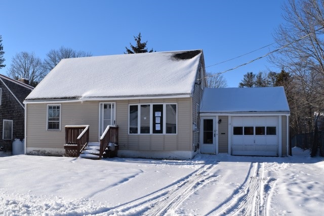 13 Lyons Street Rochester, NH 03867 - Photo 1 of 28