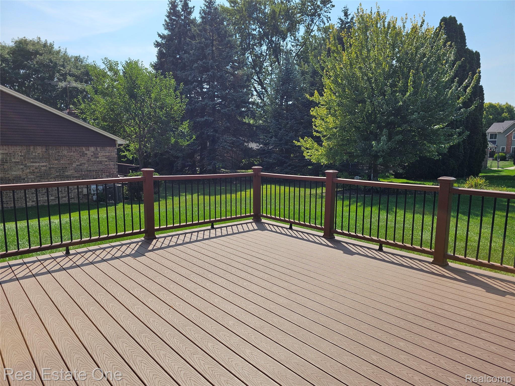 2070 Winchester Road Rochester, MI 48307 - Photo 26 of 26 20260902_145607.jpg