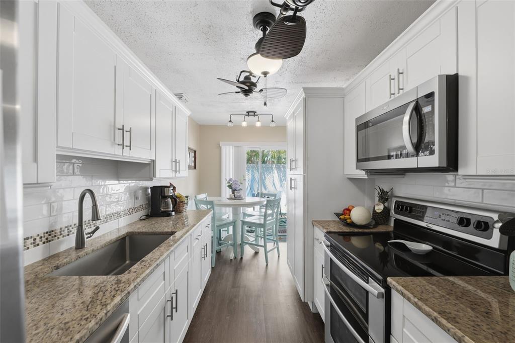 2074 Sunset Point Road, Unit 137 Clearwater, FL 33765 - Photo 7 of 34