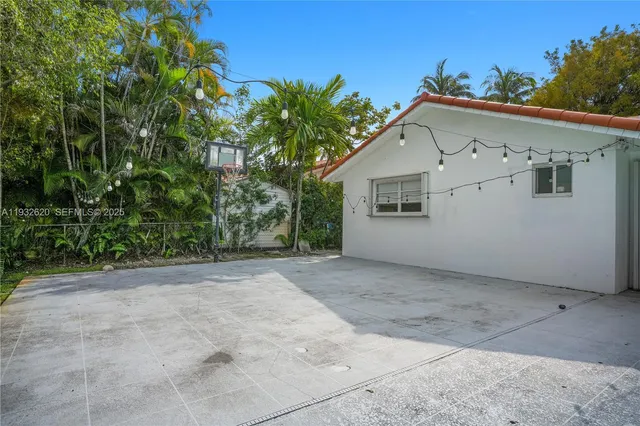 $7,700 | 2101 Northeast 211th Terrace, Miami, FL 33179
