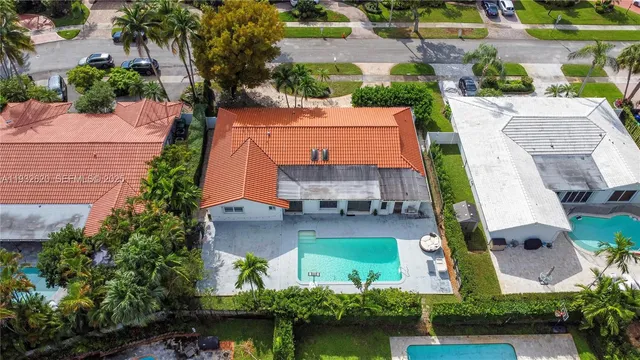 $7,700 | 2101 Northeast 211th Terrace, Miami, FL 33179