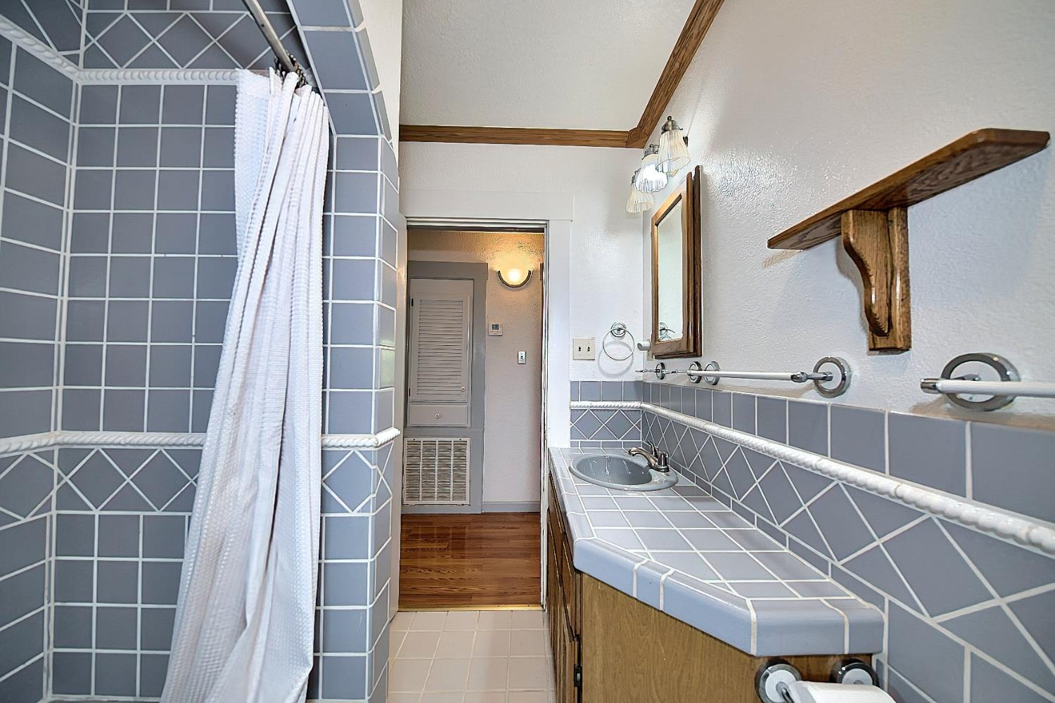 731 Dam Road Murphys, CA 95247 - Photo 32 of 80 3 full bathrooms