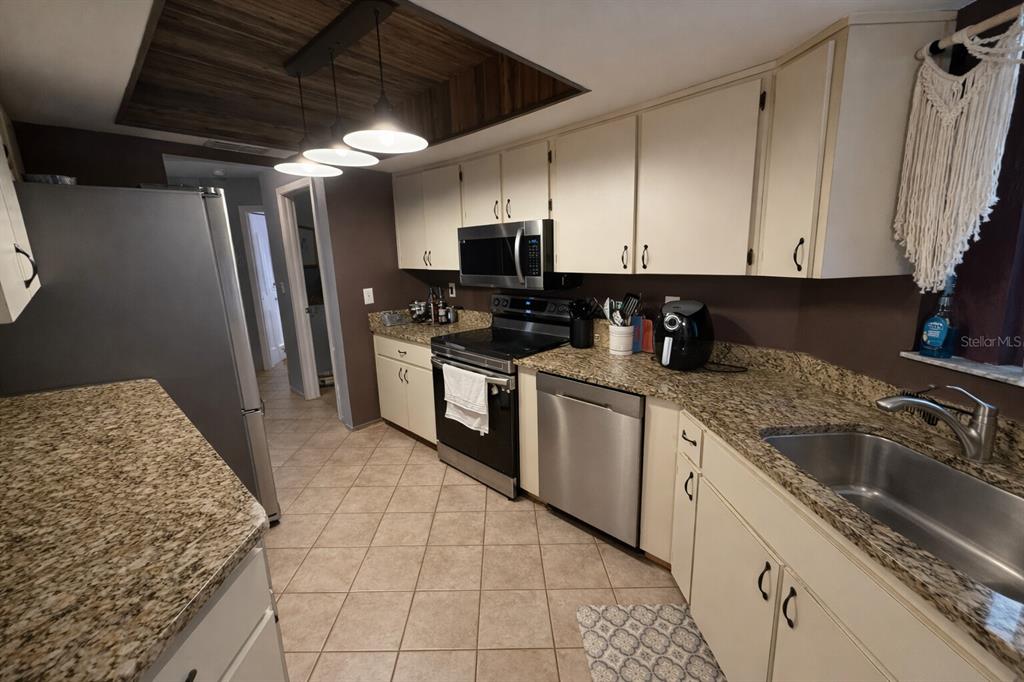 4350 Merchant Avenue Spring Hill, FL 34608 - Photo 9 of 38