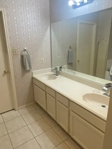 $2,300 | 8915 Weyburn Grove Drive, Houston, TX 77088