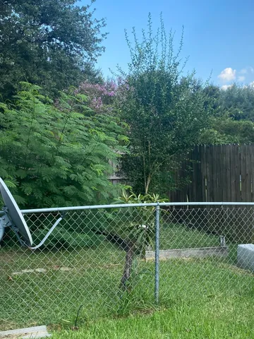 $2,300 | 8915 Weyburn Grove Drive, Houston, TX 77088