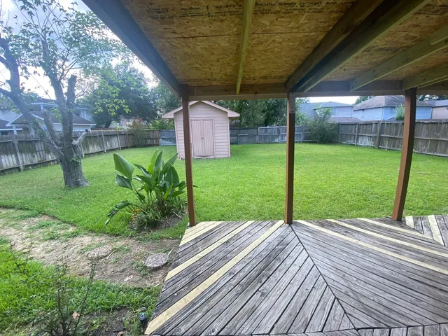 $2,300 | 8915 Weyburn Grove Drive, Houston, TX 77088