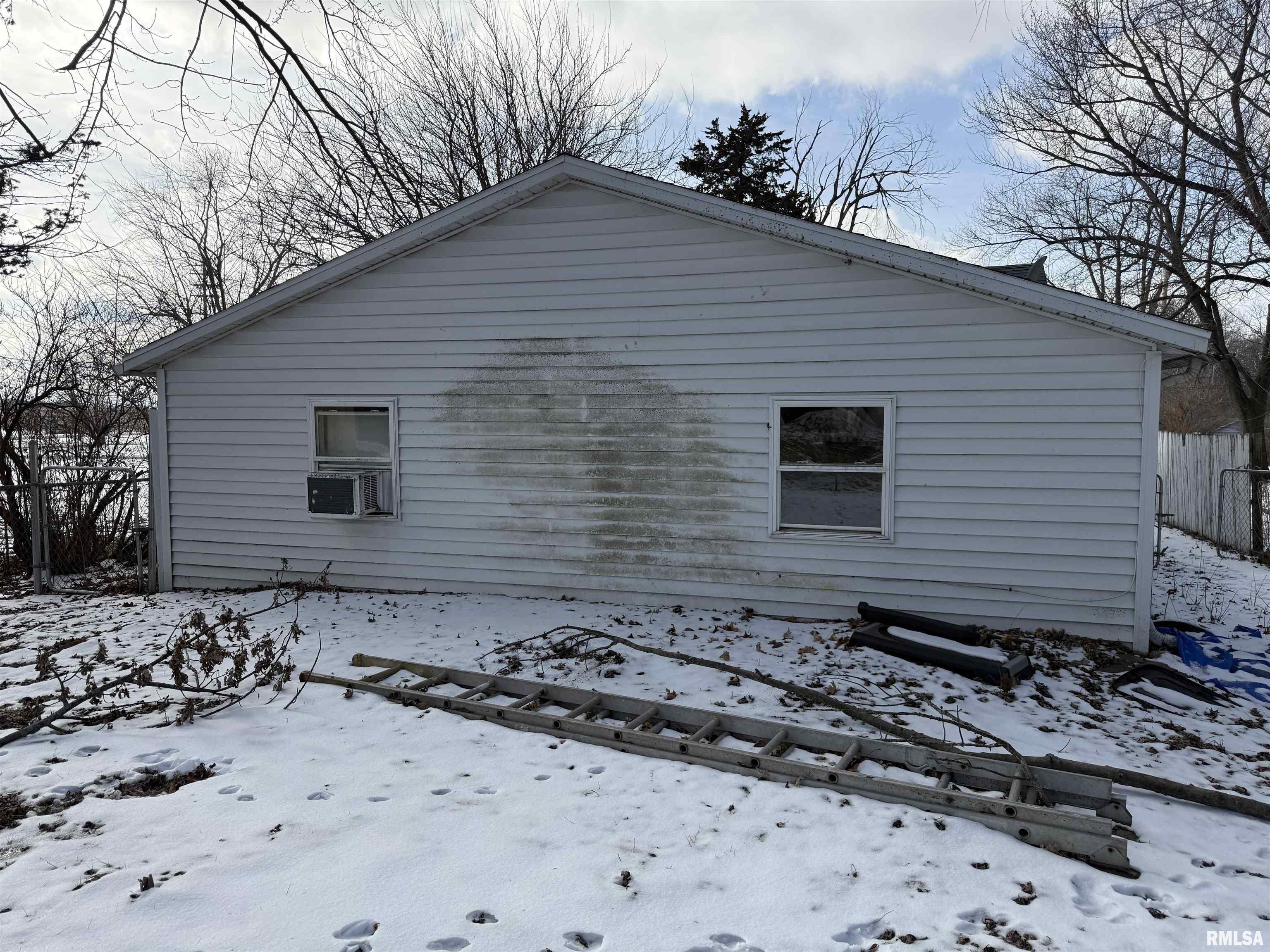 114 Ritchie Street East Peoria, IL 61611 - Photo 2 of 4 Gallery Image 2