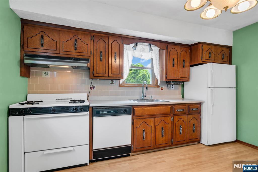 306 Highland Street Cresskill, NJ 07626 - Photo 10 of 23
