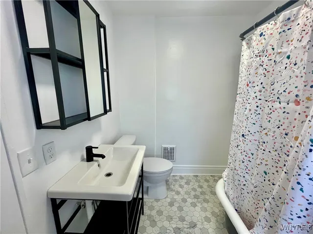 $1,100 | 434 23rd Street, Niagara Falls, NY 14303