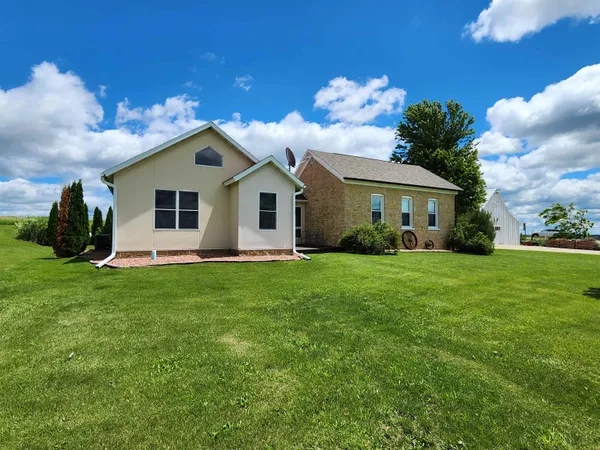 $399,000 | 3010 County Road U, Shullsburg, WI 53586