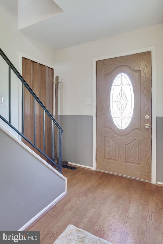 215 Brent Road Waldorf, MD 20602 - Photo 5 of 35 Foyer - Entrance